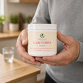 L-Glutamine powder in hand